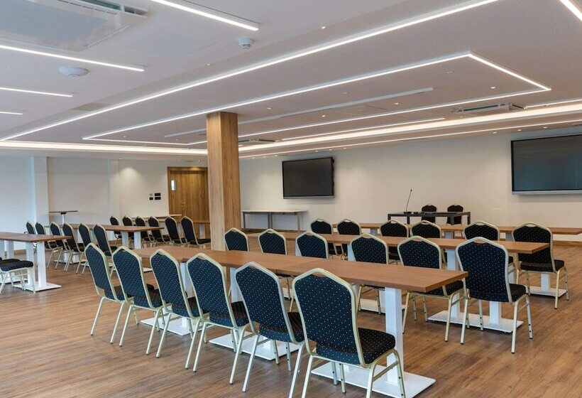 هتل Movenpick Resort And Spa Fruske Terme