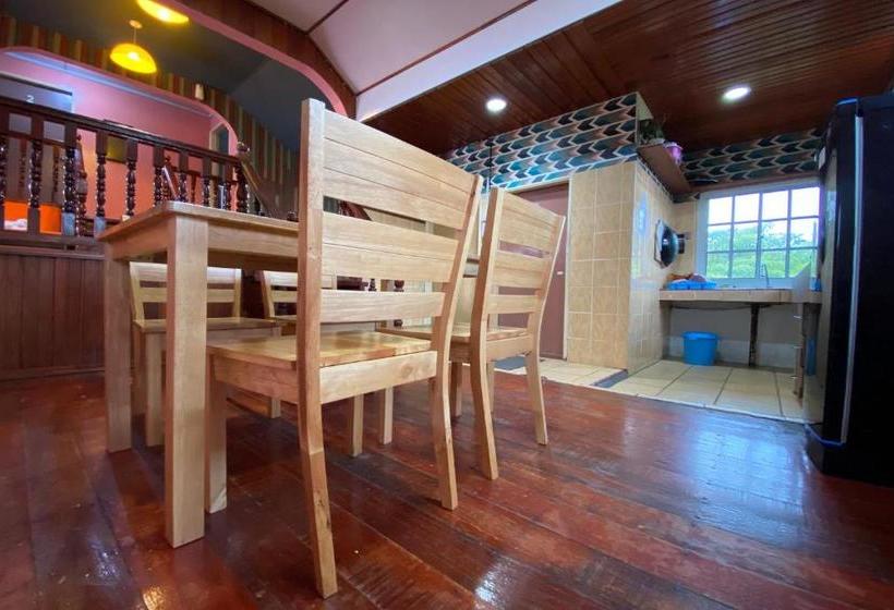 בית מלון כפרי Oyo 90195 Anjung Rehat Jamsari