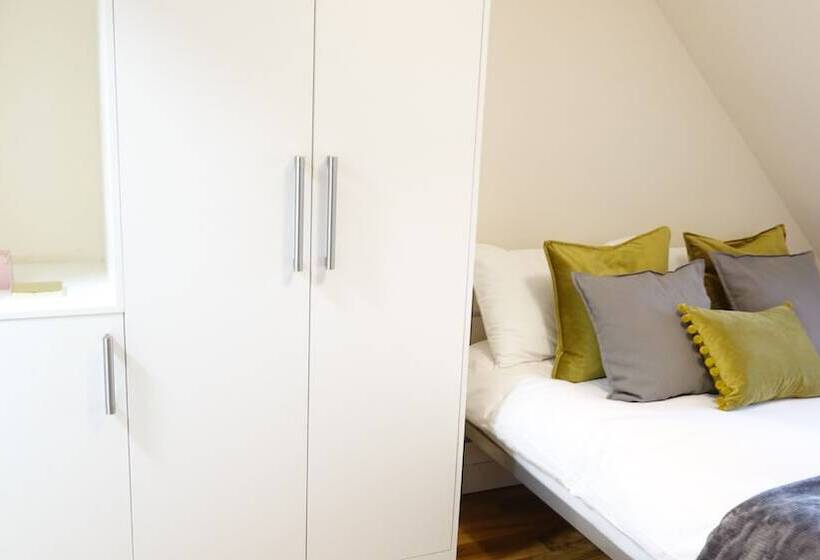 Отель Rc Airport Rooms