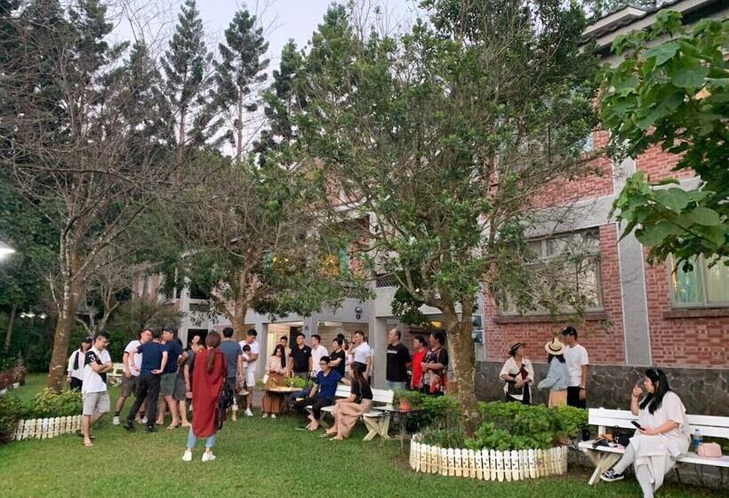 هتل Red Brick Villas