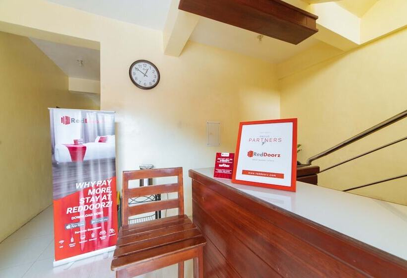 בית מלון כפרי Reddoorz @ D Maagma Street