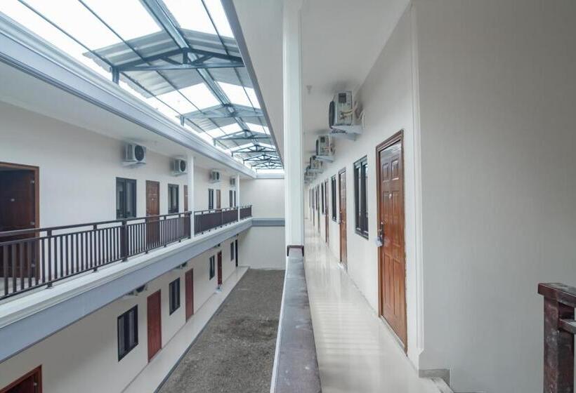 هتل Reddoorz Syariah Plus @ Perintis Guesthouse Tasikmalaya