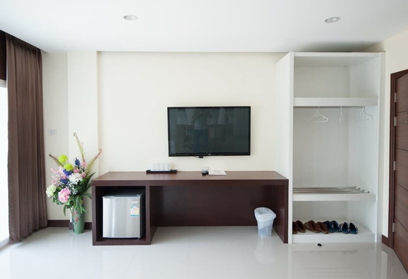 Отель The Cozy Nest Boutique Rooms