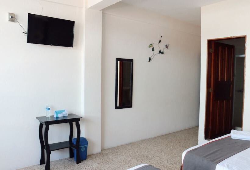 هتل Las Brisas