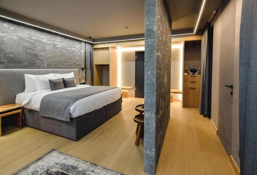 هتل Qosmo Brasov