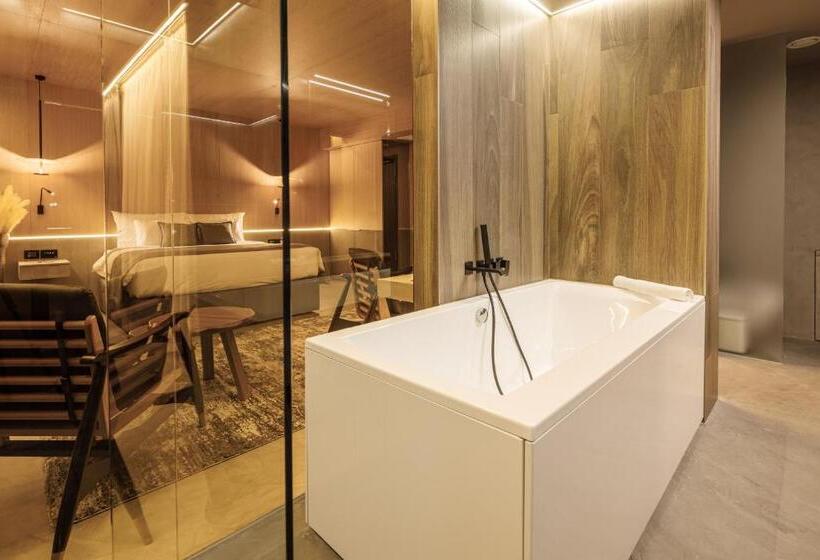 هتل Qosmo Brasov