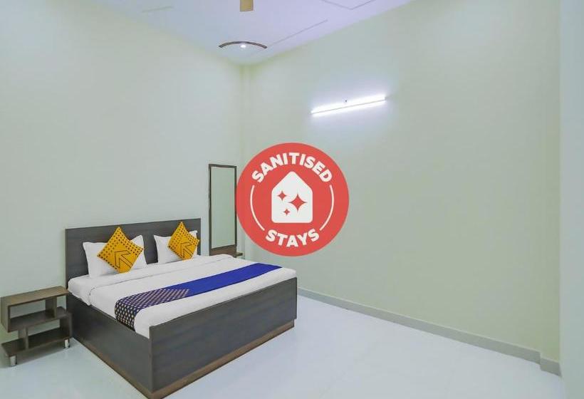 호텔 Spot On 78792 Moore Residency