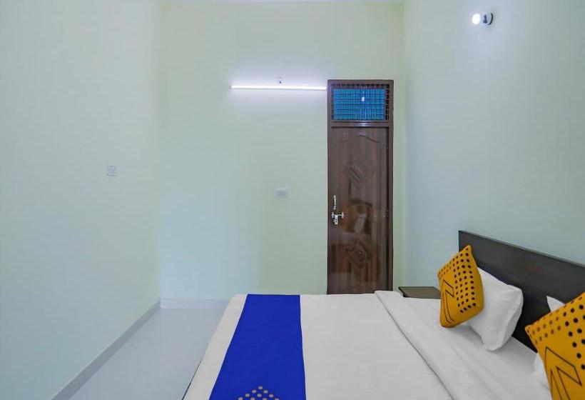 호텔 Spot On 78792 Moore Residency