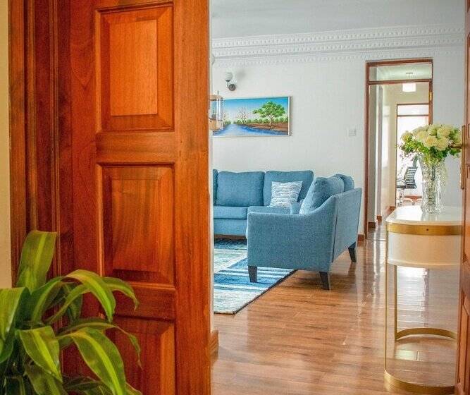 Luxel Suites By Homes By Della