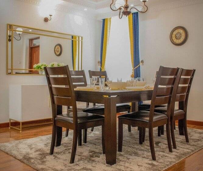 Luxel Suites By Homes By Della