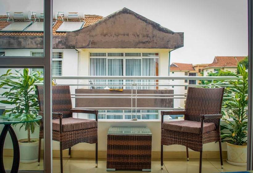 Luxel Suites By Homes By Della