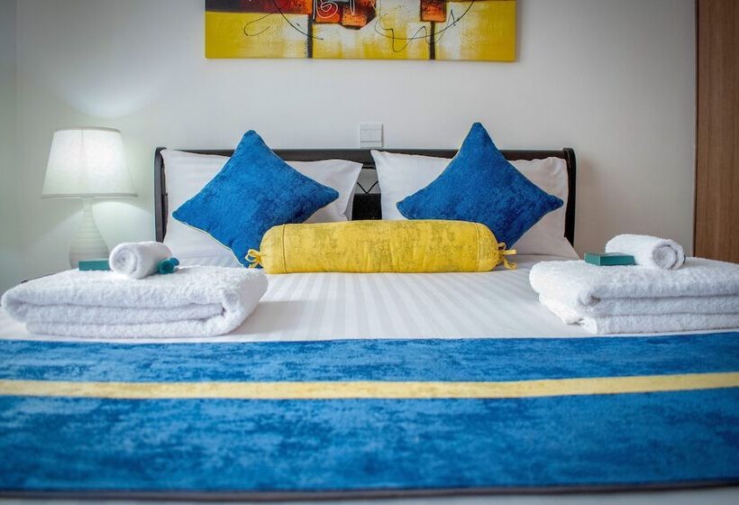 Luxel Suites By Homes By Della