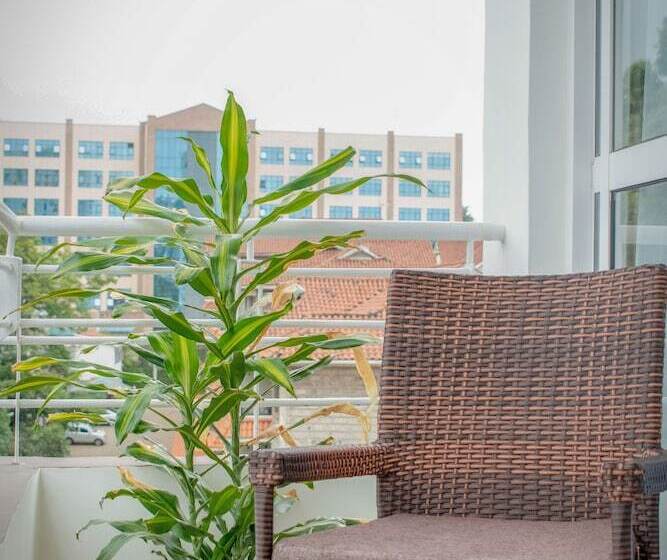 Luxel Suites By Homes By Della