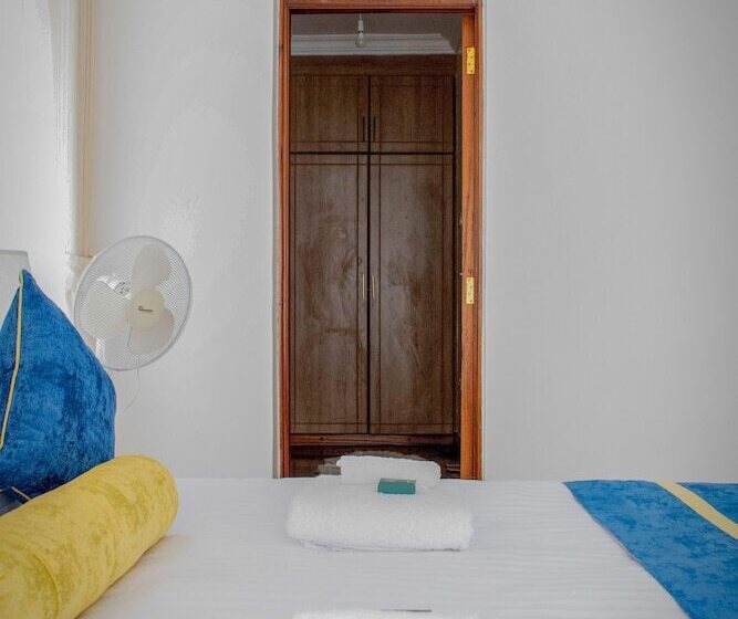 Luxel Suites By Homes By Della