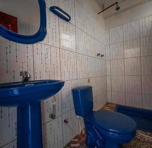 پانسیون Hostal Sol Y Lago