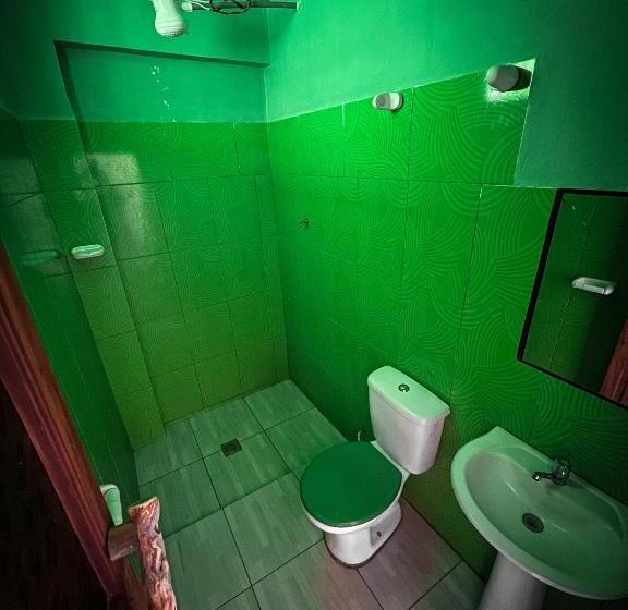 پانسیون Hostal Sol Y Lago