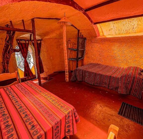 پانسیون Hostal Sol Y Lago