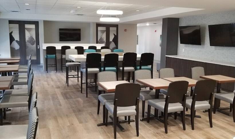 בית מלון כפרי Comfort Inn & Suites