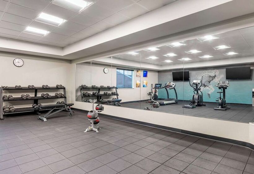 בית מלון כפרי Comfort Inn & Suites