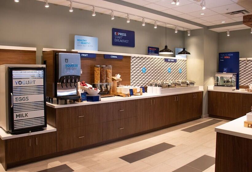 בית מלון כפרי Holiday Inn Express & Suites Tuscaloosa East, An Ihg