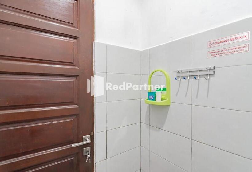 هتل Langkar Guest House Syariah Mitra Reddoorz