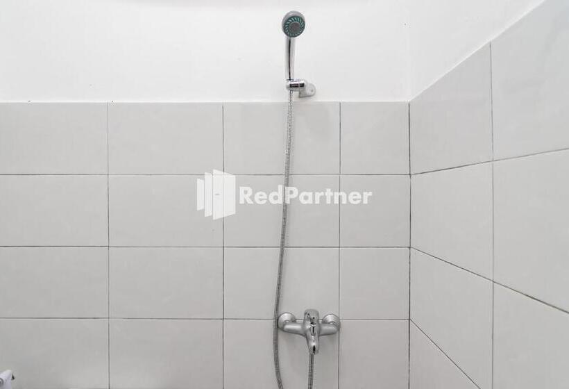 هتل Langkar Guest House Syariah Mitra Reddoorz