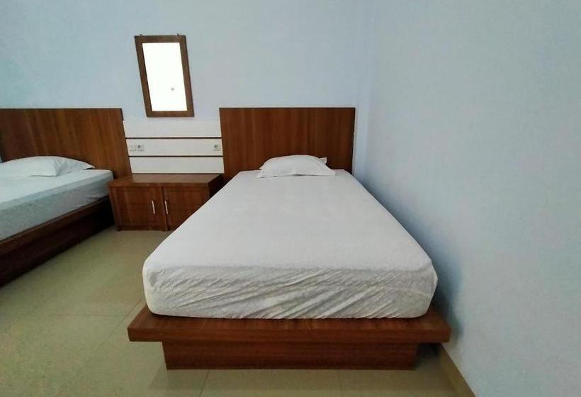 فندق Reddoorz @ Sunset Resort Bau Bau