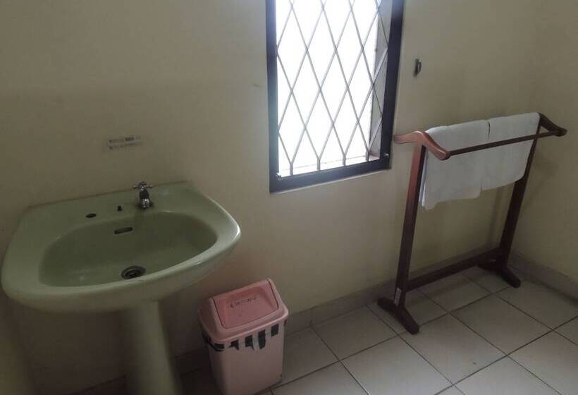 فندق Resort Agrowisata Perkebunan Tambi