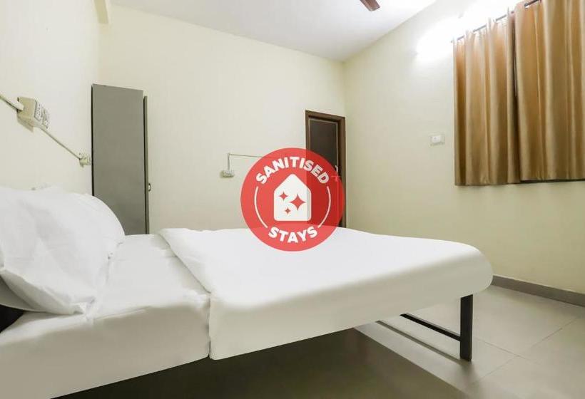 בית מלון כפרי Spot On 78169 Lotus Service Apartment