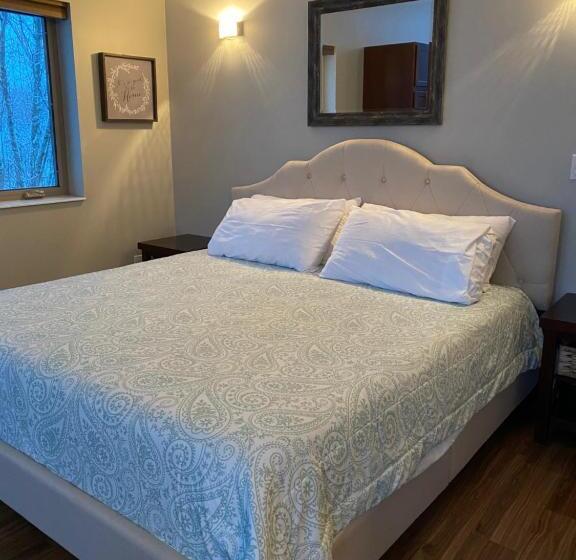 هتل Spruce Lodge