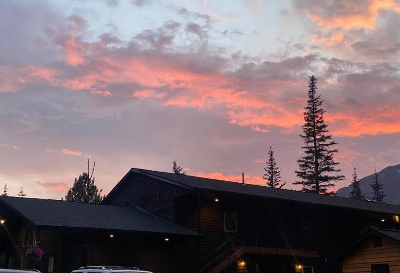 هتل Spruce Lodge