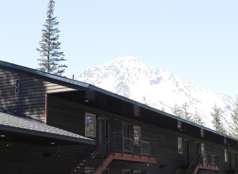 هتل Spruce Lodge
