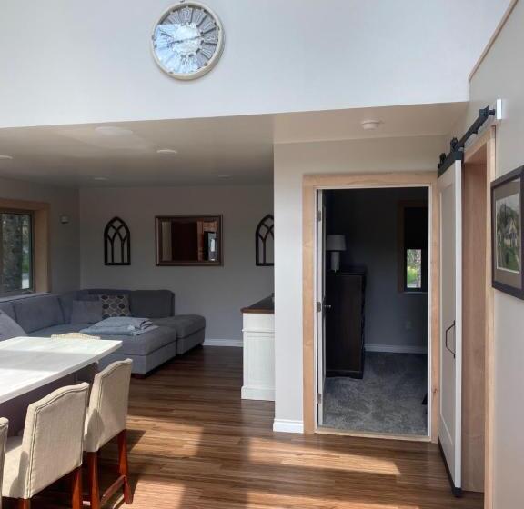 هتل Spruce Lodge