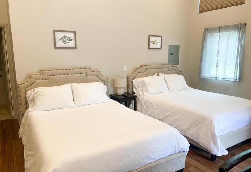 هتل Spruce Lodge