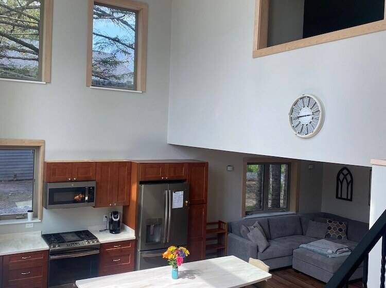 هتل Spruce Lodge