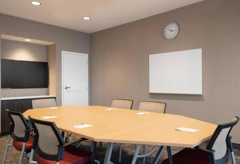 Отель Towneplace Suites By Marriott Logan
