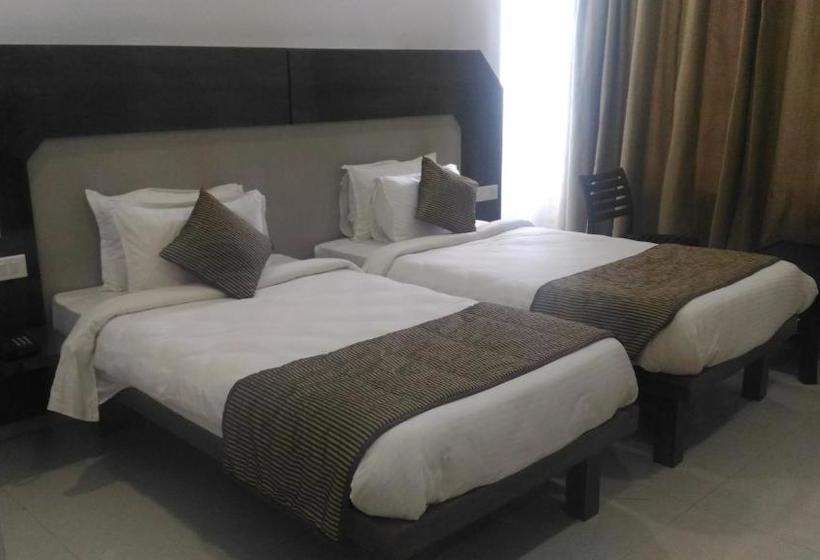 Отель Townhouse Oak  Vihar Deluxe