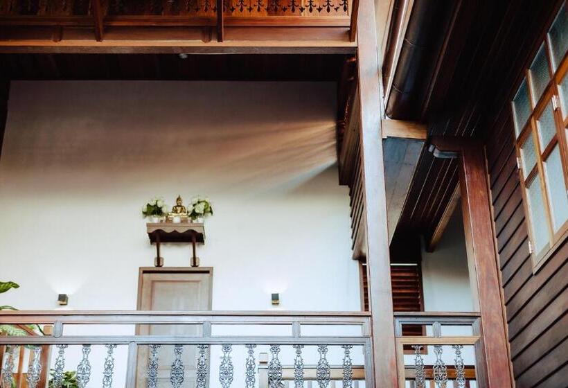 تختخواب و صبحانه Punyashthiti Villa