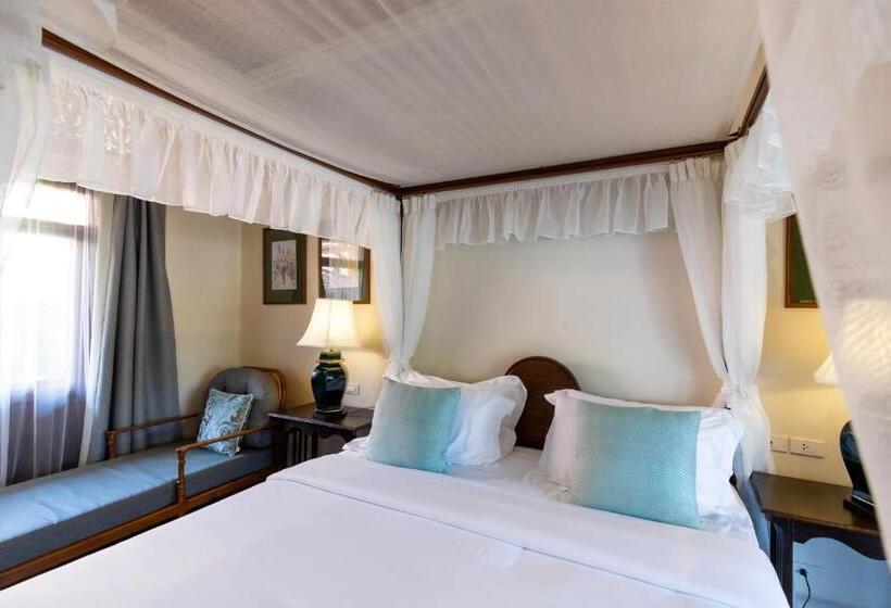 تختخواب و صبحانه Punyashthiti Villa