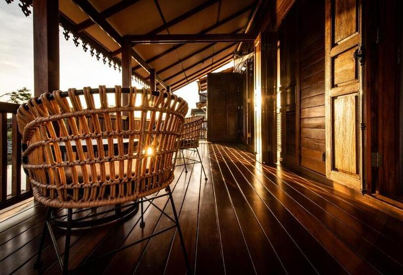 تختخواب و صبحانه Punyashthiti Villa