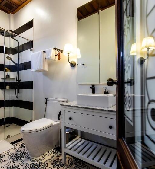 تختخواب و صبحانه Punyashthiti Villa