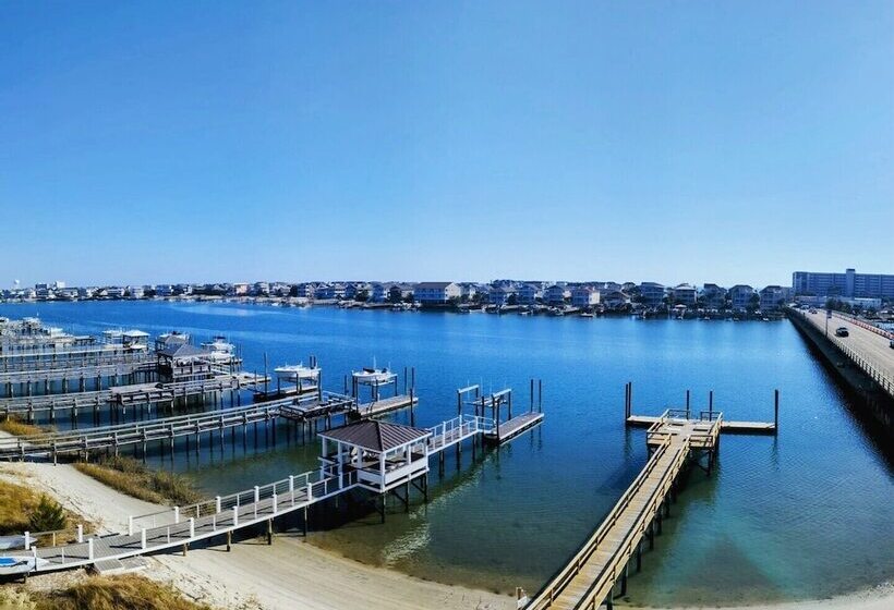 هتل Harbor Inn