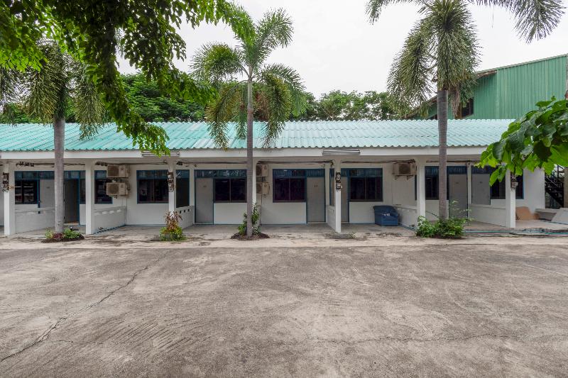 هتل Oyo 75322 Tha Burapa Resort Bangsean