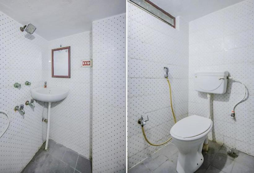 بنسيون Oyo 77155 Home Live In