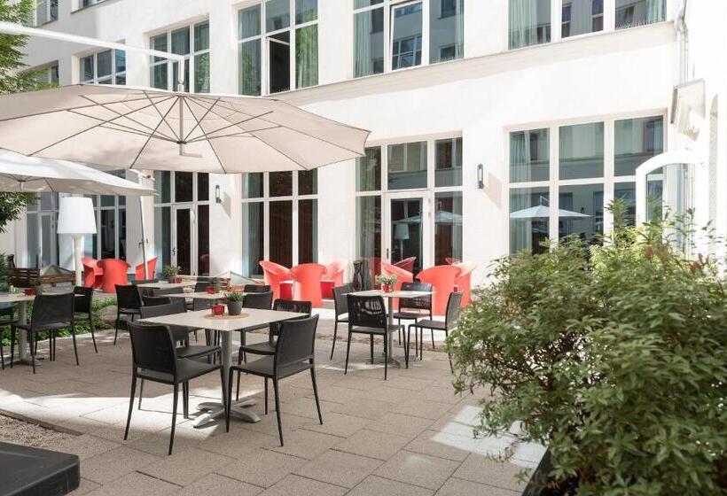 Adina Apartment Hotel Berlin Checkpoint Charlie