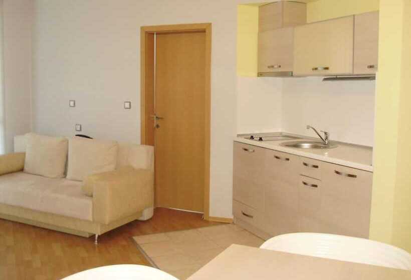 Aparthotel Marina Holiday Club   All Inclusive & Free Parking