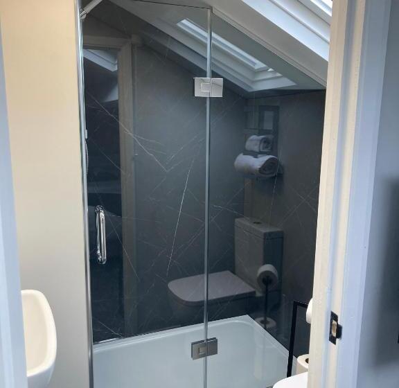 هتل Abbey Court Guest House