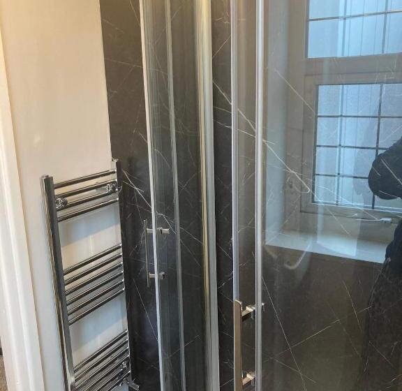 هتل Abbey Court Guest House