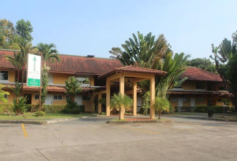 هتل Albrook Inn
