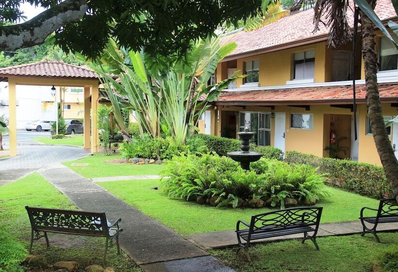 هتل Albrook Inn